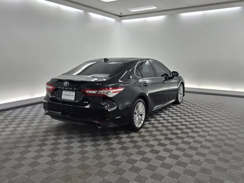 Used 2020 Toyota Camry XLE image 9