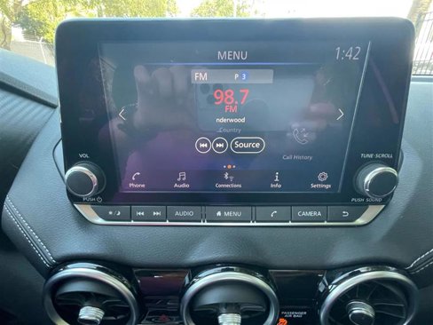 Used 2020 Nissan Sentra SV image 12