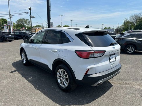 Used 2022 Ford Escape SE w/ Cold Weather Package image 9
