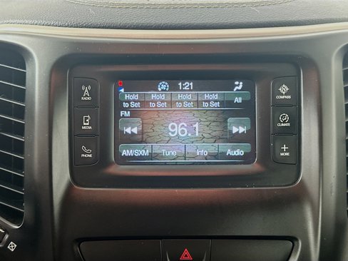 Used 2017 Jeep Cherokee Altitude image 19