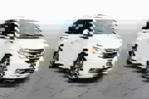 Used 2015 Honda Odyssey Touring Elite image 2