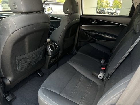 Used 2020 Kia Sorento AWD V6 image 14