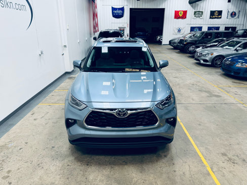 Used 2022 Toyota Highlander Limited image 2
