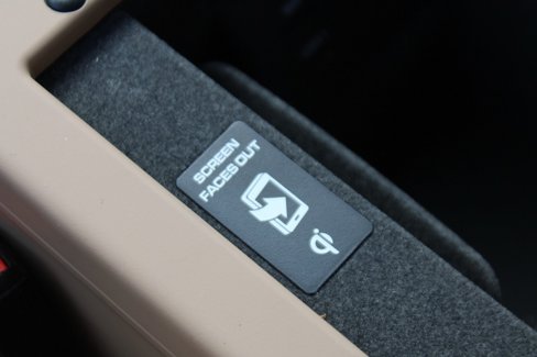 Certified 2024 Porsche Macan image 30