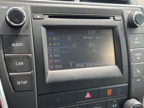 Used 2016 Toyota Camry SE image 10
