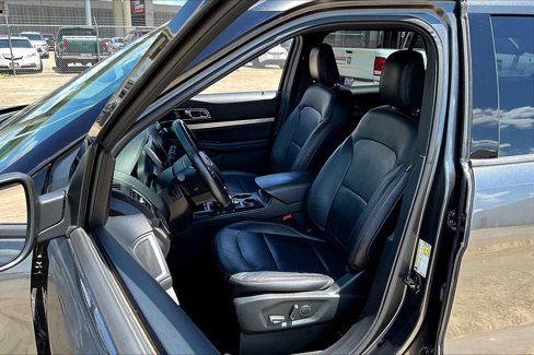 Used 2018 Ford Explorer XLT w/ Equipment Group 202A image 7