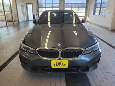 Used 2021 BMW 330i xDrive Sedan w/ Convenience Package image 2