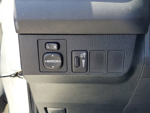 Used 2016 Toyota RAV4 LE image 18