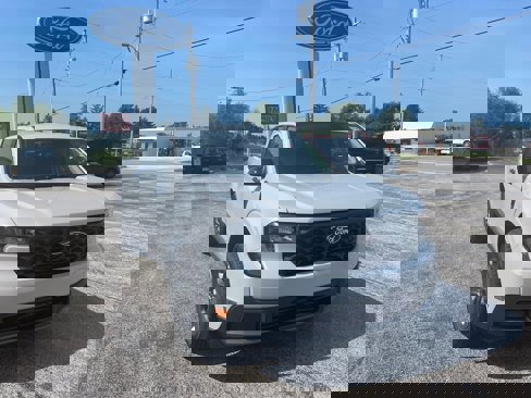New 2025 Ford Maverick XLT w/ XLT Luxury Package image 3