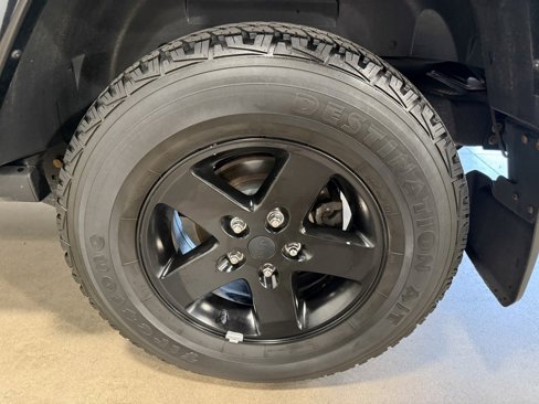 Used 2015 Jeep Wrangler Unlimited Sahara image 33