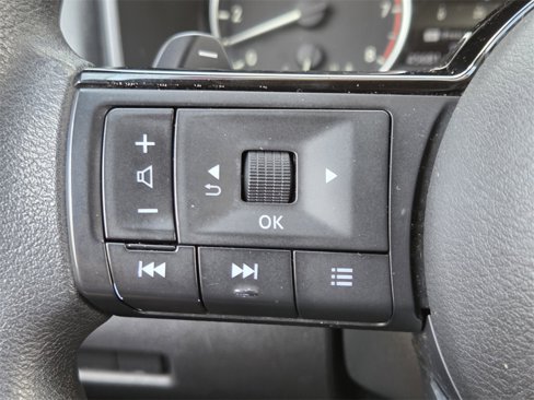 Used 2021 Nissan Rogue SV image 30