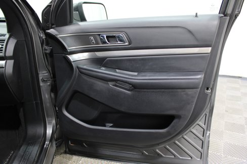 Used 2019 Ford Explorer XLT w/ Equipment Group 202A image 32