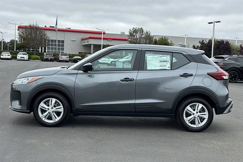 New 2025 Nissan Kicks Play S image 7