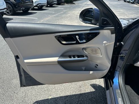 Used 2025 Mercedes-Benz C 300 Sedan image 19