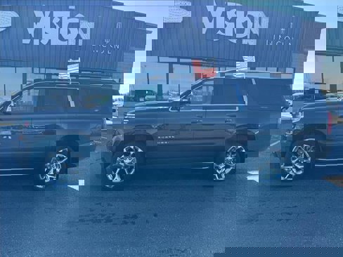 Used 2018 Chevrolet Suburban Premier image 8