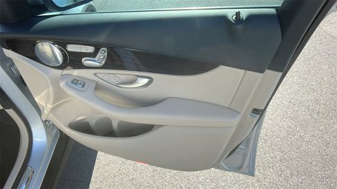 Used 2020 Mercedes-Benz GLC 300 image 18