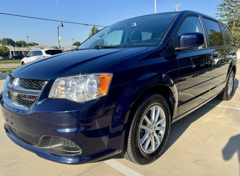 Used 2015 Dodge Grand Caravan SXT w/ UConnect Hands-Free Group image 4