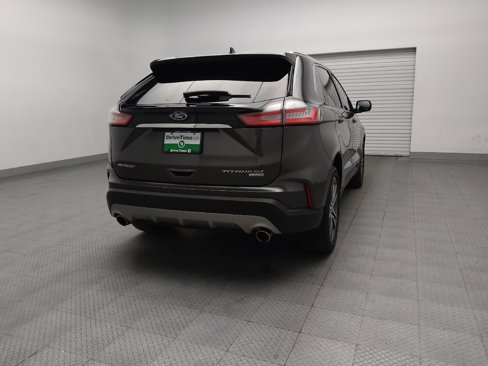 Used 2019 Ford Edge Titanium image 7