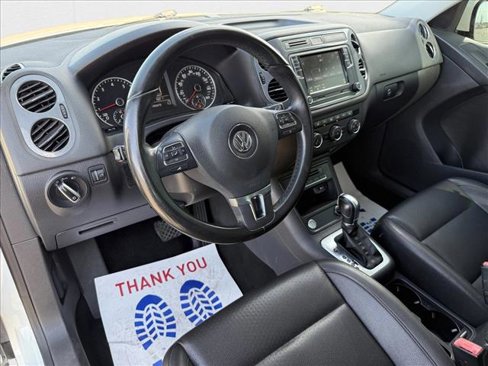 Used 2016 Volkswagen Tiguan S image 12