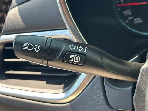 Used 2021 Chevrolet Equinox LT image 32