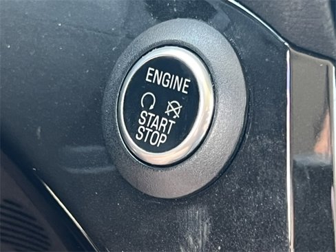 Used 2017 Ford Escape Titanium image 33