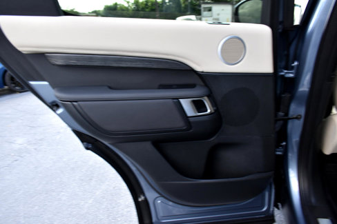 Used 2019 Land Rover Discovery HSE image 33