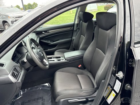 Used 2018 Honda Accord LX image 13