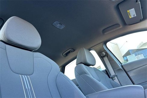 Used 2024 Hyundai Elantra SEL image 17