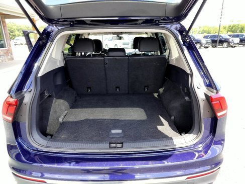 Used 2021 Volkswagen Tiguan SE R-Line image 8