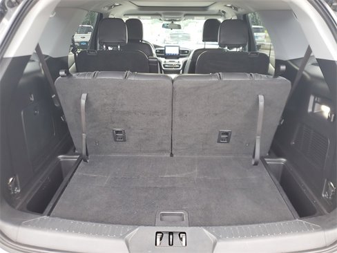 Used 2021 Ford Explorer XLT w/ Equipment Group 202A image 8