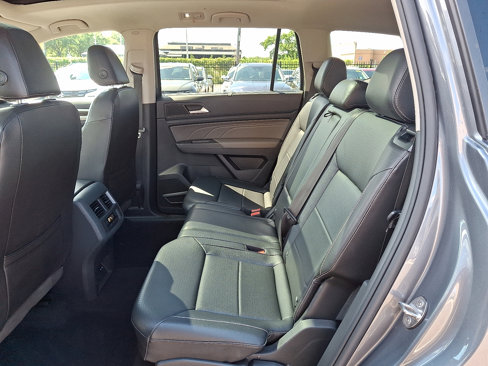 Used 2021 Volkswagen Atlas SE w/ Panoramic Sunroof Package image 11