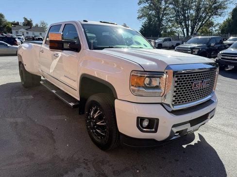 Used 2019 GMC Sierra 3500 Denali w/ Duramax Plus Package image 4