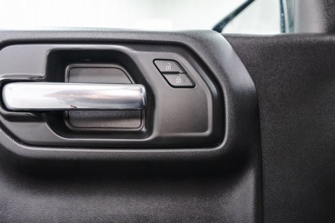 Used 2020 Chevrolet Silverado 1500 Custom w/ Custom Value Package image 25