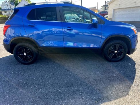 Used 2016 Chevrolet Trax LT w/ LT Sun and Sound Package image 7
