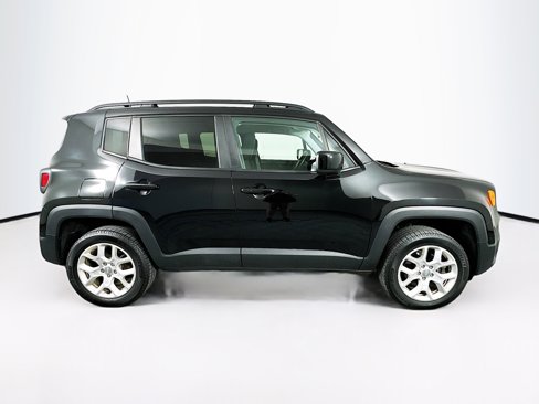 Used 2018 Jeep Renegade Latitude image 10