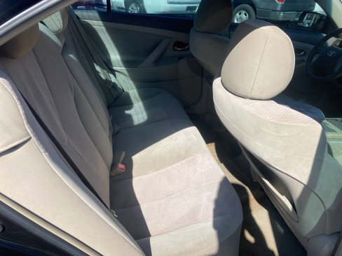 Used 2011 Toyota Camry LE image 15