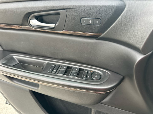 Used 2015 GMC Acadia Denali image 19