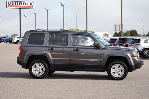 Used 2016 Jeep Patriot Sport image 2