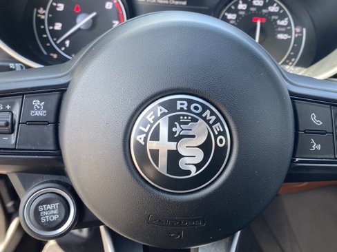 Used 2021 Alfa Romeo Giulia Ti Sport image 25