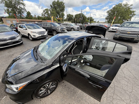 Used 2021 Nissan Versa SV image 14