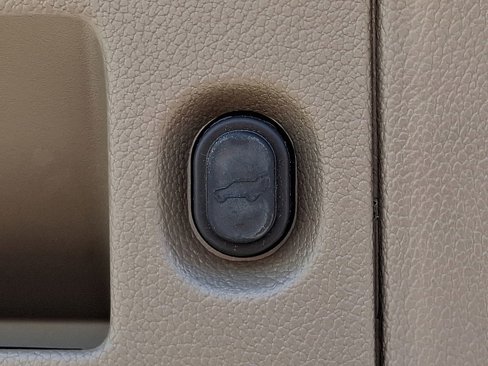 Used 2018 Chevrolet Tahoe LT image 31
