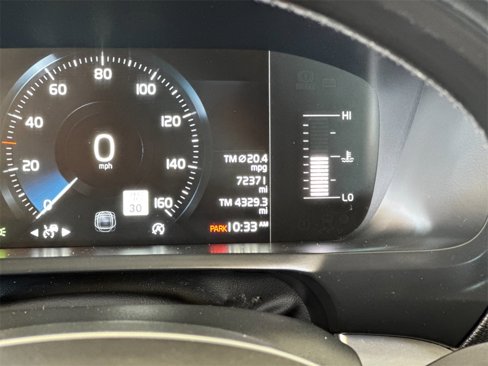 Certified 2022 Volvo XC60 T8 Inscription w/ Advanced Package image 28