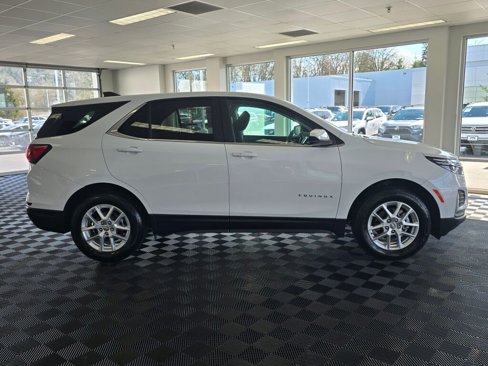 Used 2024 Chevrolet Equinox LT image 3