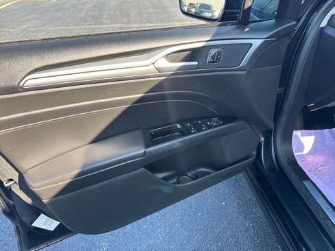 Used 2014 Ford Fusion Titanium image 21