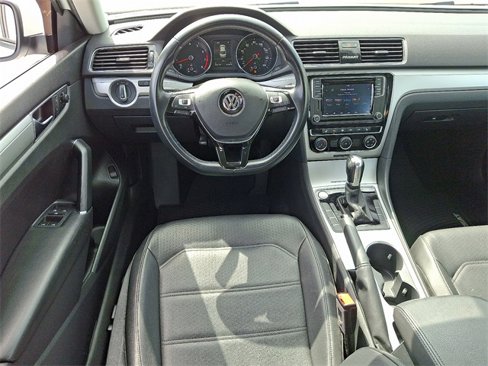 Used 2019 Volkswagen Passat 2.0T Wolfsburg w/ Wheels & Sunroof Package image 11