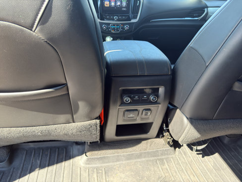Used 2019 Chevrolet Traverse RS image 17