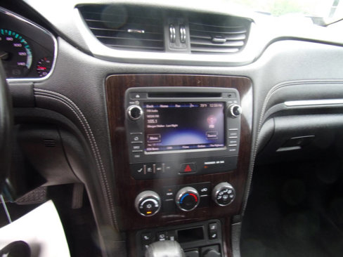 Used 2017 Chevrolet Traverse LT w/ Style and Technology Package image 23