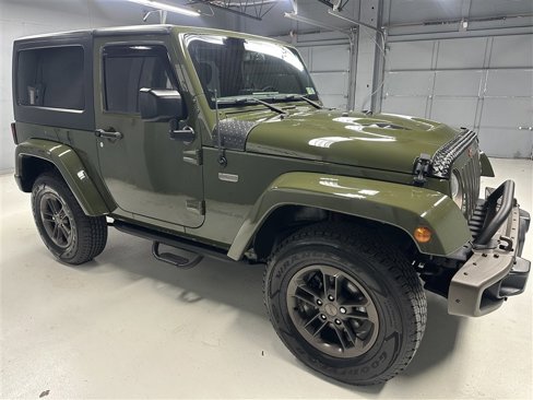 Used 2016 Jeep Wrangler Sahara image 9