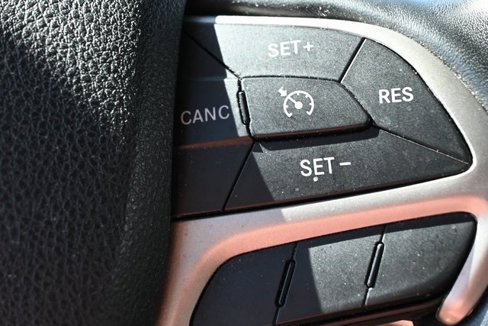 Used 2015 Jeep Grand Cherokee Limited image 18