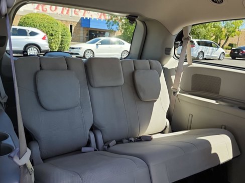 Used 2013 Dodge Grand Caravan SE image 30